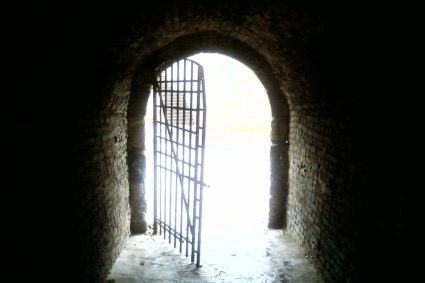 👑 LE ROI VIENT BIENTÔT | 25.04.2026 | 🚶La porte étroite : Le chemin vers la vie