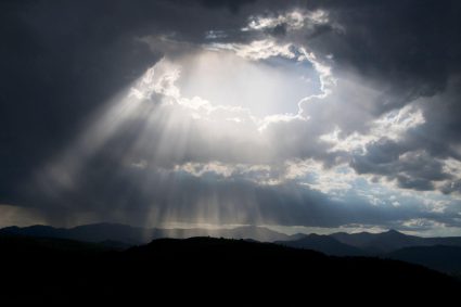 👑 LE ROI VIENT BIENTÔT | 28.04.2026 | 🌄 Le regard tourné vers l’avenir : espérance jusqu’à la fin
